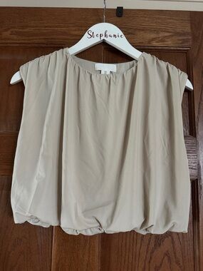 NWOT H&M sleeveless cropped top